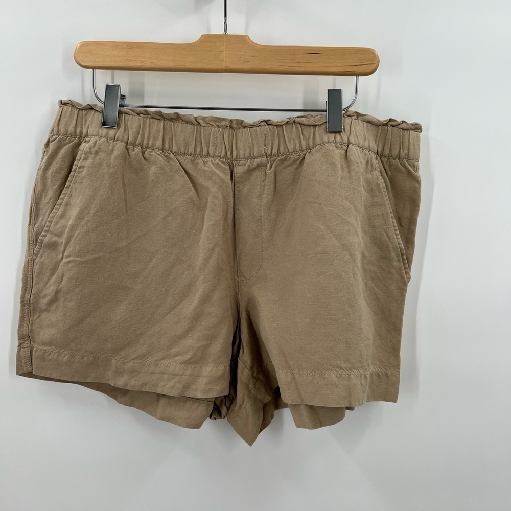Loft Women’s Large Tan Shorts
